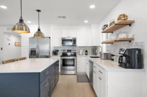 Modern Home with Pool Near ASU & Scottsdale